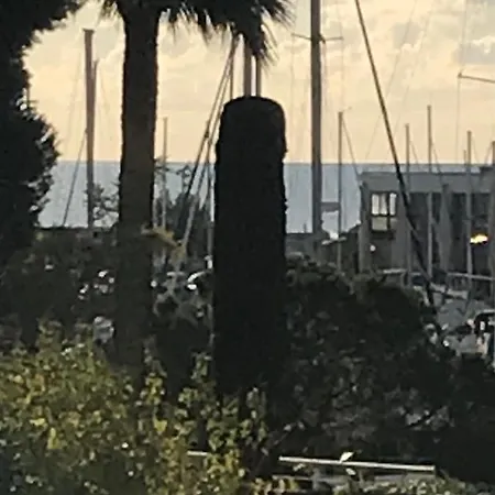 Loubet- Marina Baie Des Anges -au Bon Vivre - 2 Pieces- Le Ducal - 60m2 Luxe شقة *